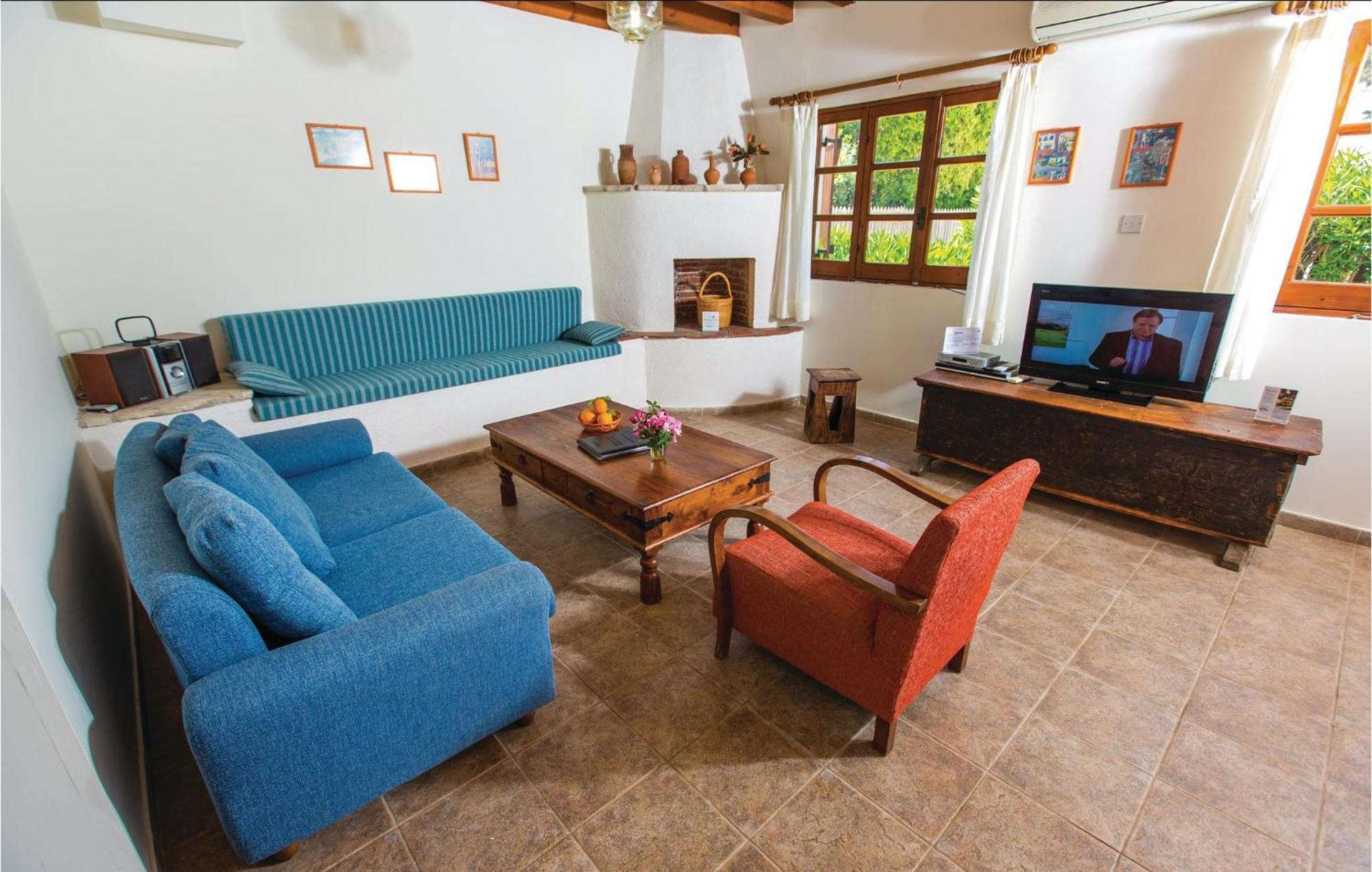 Amazing Home In Pomos With Wifi Exterior foto